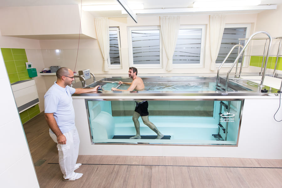 Wassertherapie bei der neurologischen Rehabilitation